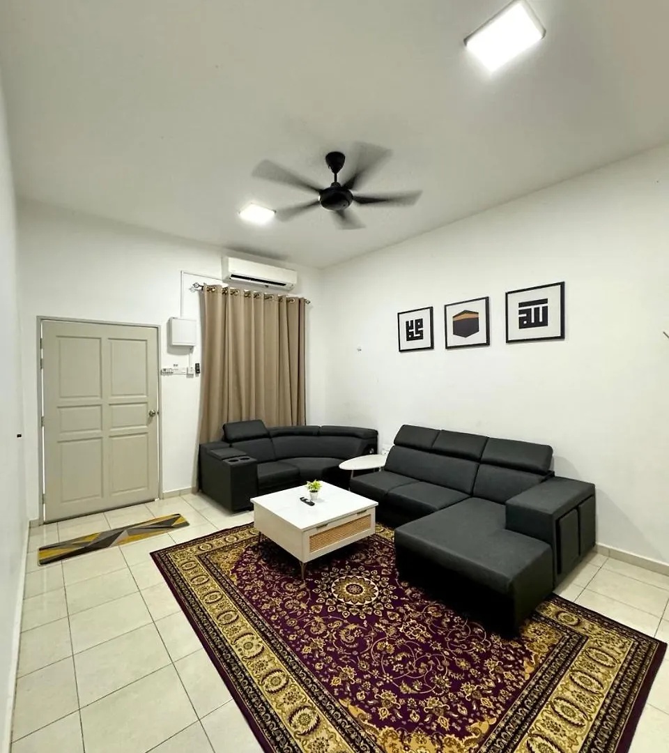 Fallem'S Homestay Melaka I 4 Rooms I Fully Aircond I 9 Pax I Free Wifi I Netflix I Intex Pool 0*, Malacca
